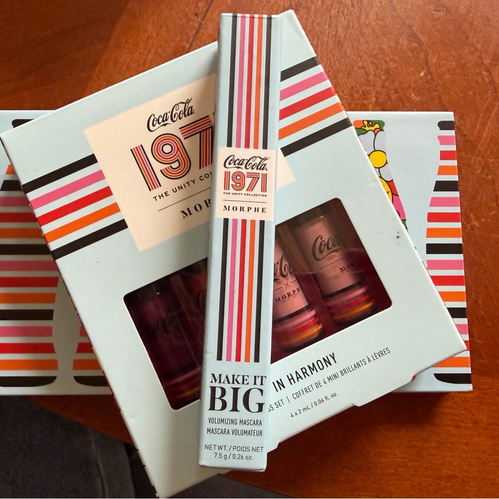 Morphe Coca-Cola 1971 Unity Collection Party Kit
